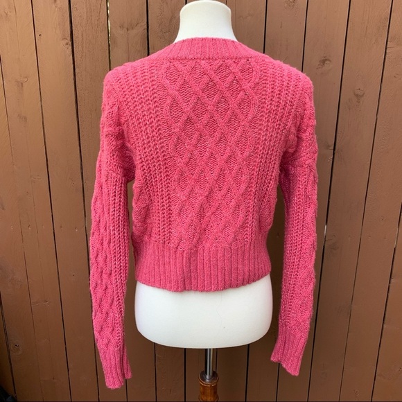 American Eagle | Rose Pink V Neck Cropped Sweater - Picture 13 of 16